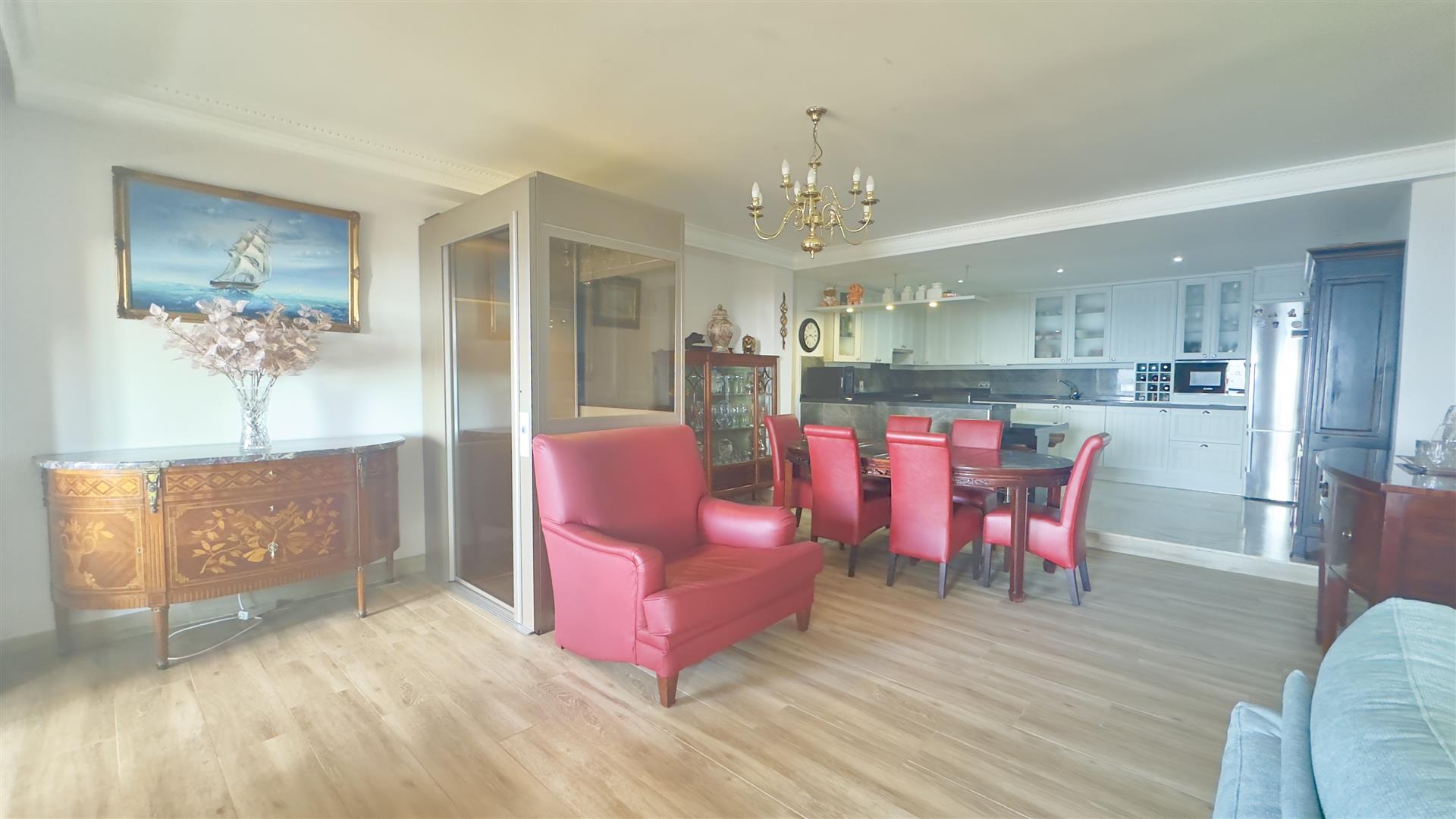 Image of Apartment - 2 Bedrooms - 2 Bathrooms for Sale in South District-Gibraltar, Image 6